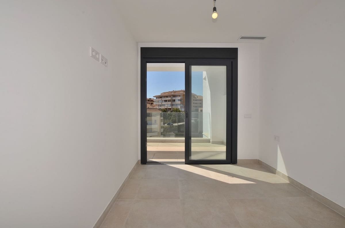 2 Zimmer Penthouse zu verkaufen in Fuengirola mit Pool Garage - 679.000 € (Ref: 9043922)