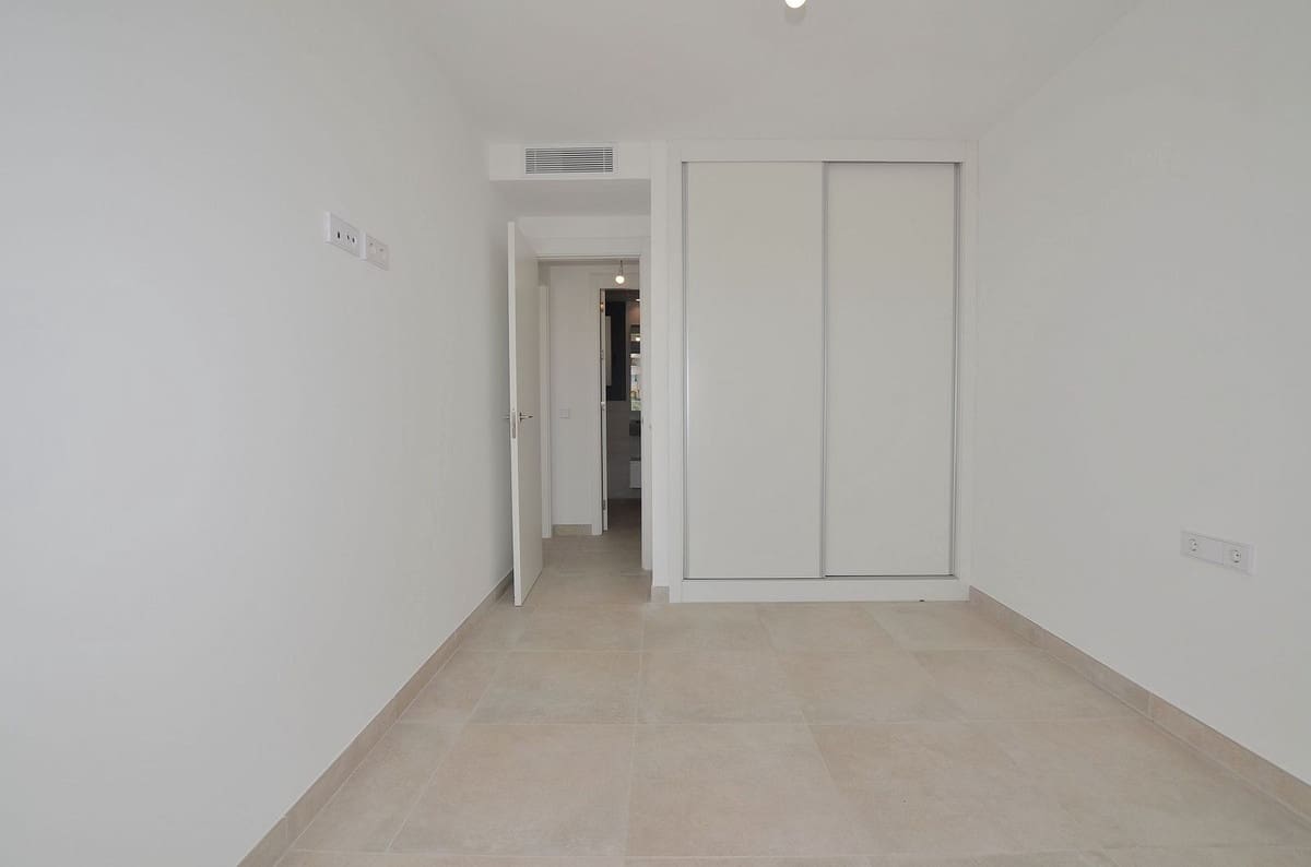 2 soveværelse Penthouse til salg i Fuengirola med swimmingpool garage - € 679.000 (Ref: 9043922)