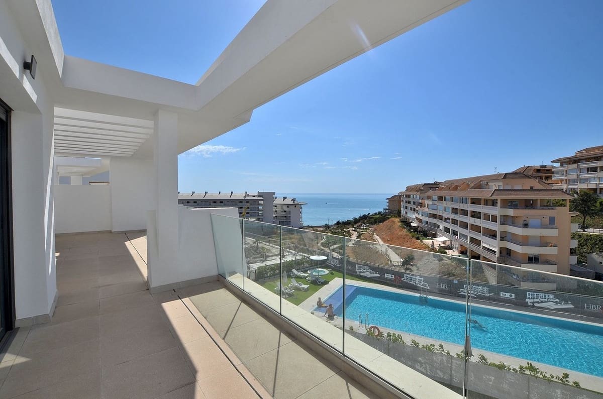 2 soveværelse Penthouse til salg i Fuengirola med swimmingpool garage - € 679.000 (Ref: 9043922)