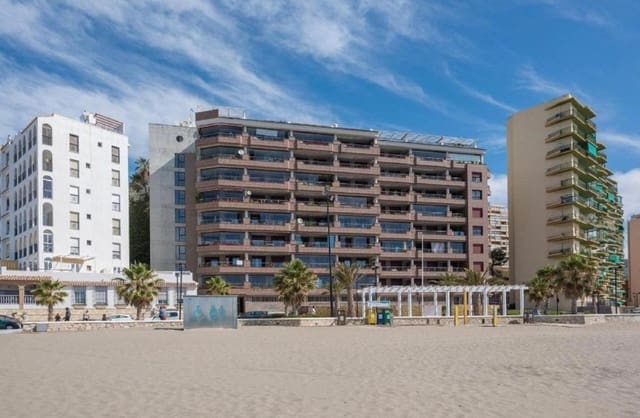 3 soverom Penthouse til salgs i Carvajal, Fuengirola med svømmebasseng garasje - € 1 195 000 (Ref: 9109447)