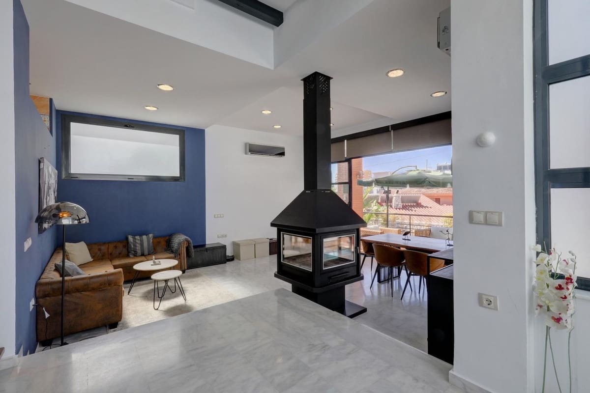 5 soveværelse Villa til salg i Benalmadena Costa med swimmingpool garage - € 899.000 (Ref: 9201580)