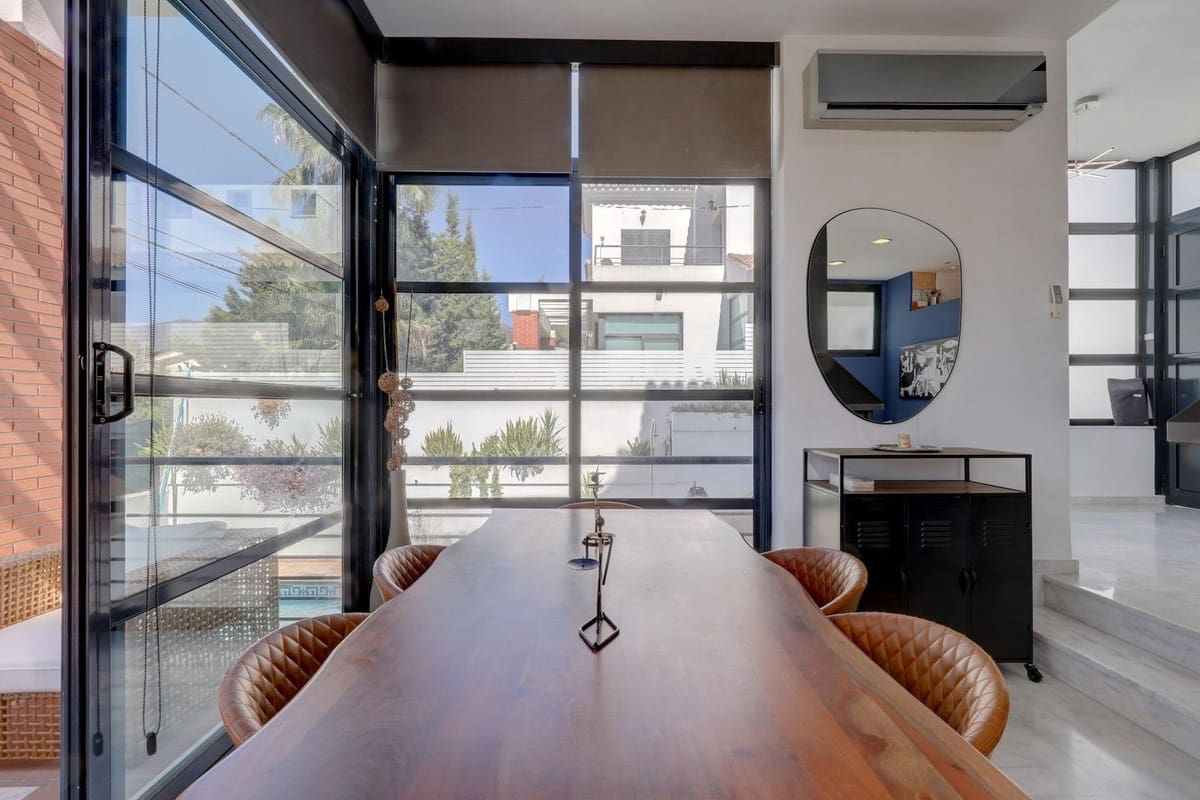 5 soveværelse Villa til salg i Benalmadena Costa med swimmingpool garage - € 899.000 (Ref: 9201580)