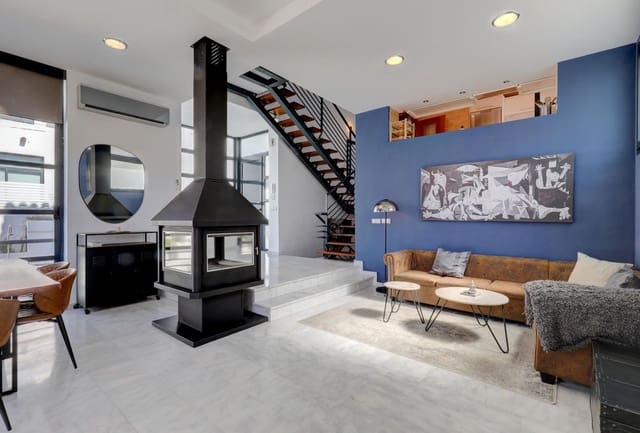 Chalet de 5 habitaciones en Benalmadena Costa, Benalmádena en venta con piscina garaje - 899.000 € (Ref: 9201580)