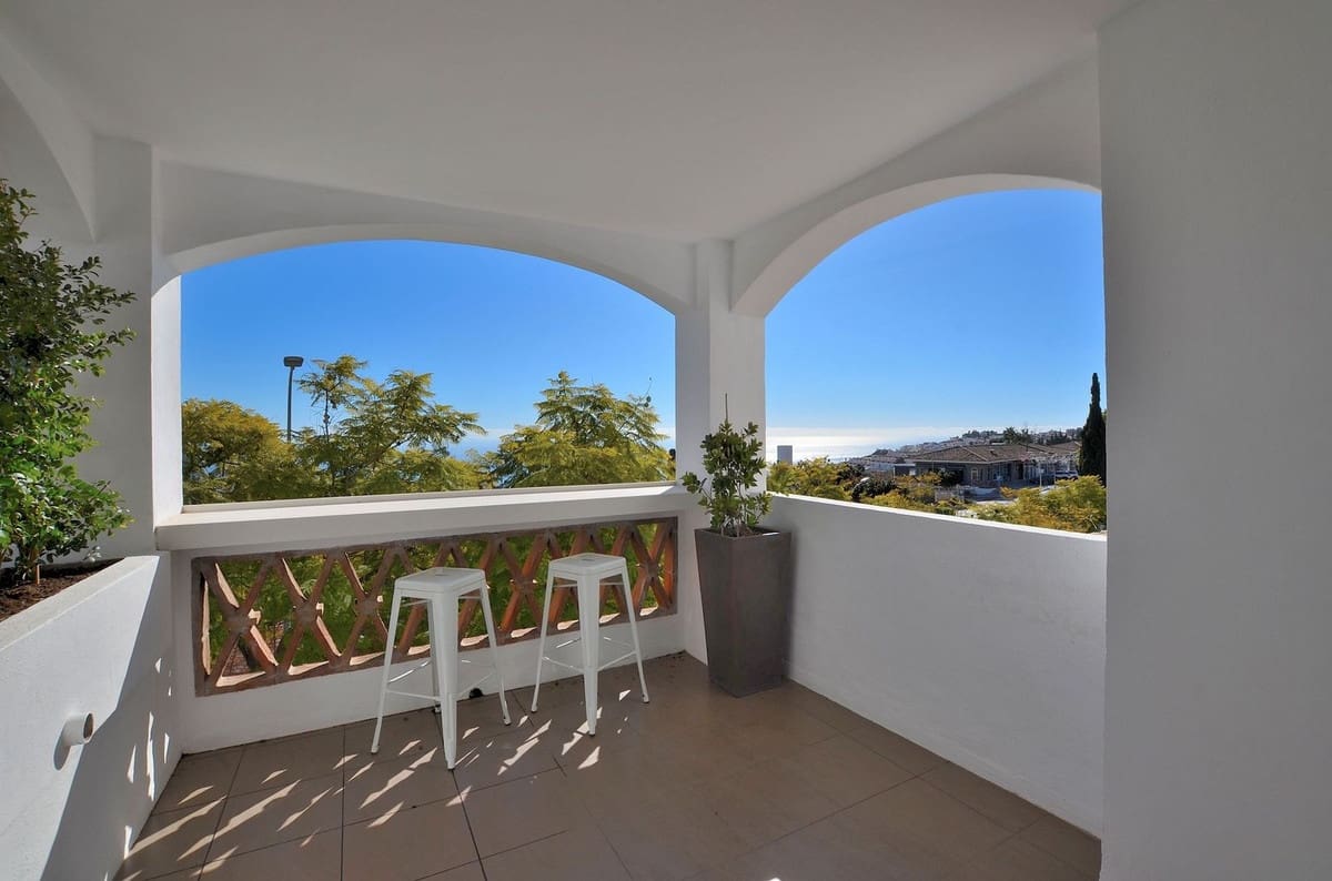 2 soveværelse Lejlighed til salg i Benalmadena med swimmingpool - € 349.000 (Ref: 9255910)