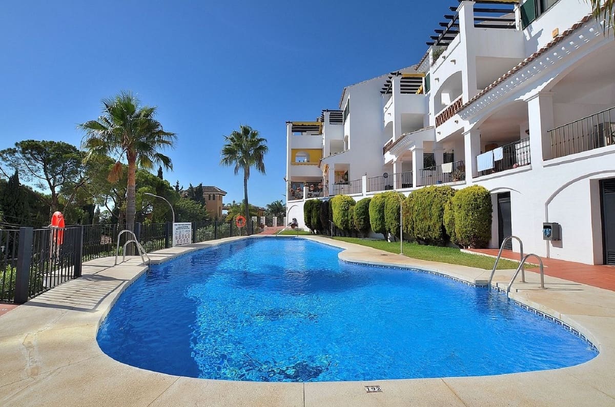 2 soveværelse Lejlighed til salg i Benalmadena med swimmingpool - € 349.000 (Ref: 9255910)