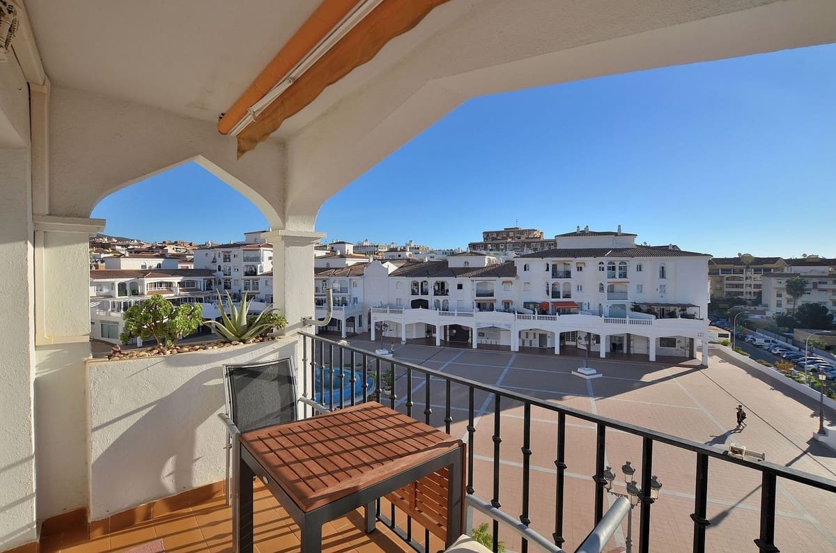 2 bedroom Penthouse for sale in Arroyo de la Miel with pool garage - € 325,000 (Ref: 9340142)