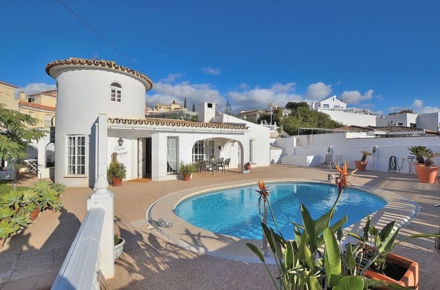 Chalet de 3 habitaciones en Fuengirola en venta con piscina garaje - 569.000 € (Ref: 9421579)