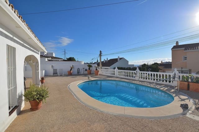 Chalet de 3 habitaciones en Fuengirola en venta con piscina garaje - 569.000 € (Ref: 9421579)