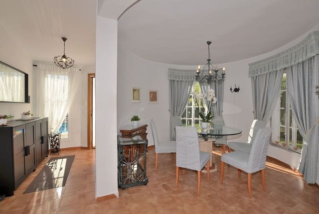 Chalet de 3 habitaciones en Fuengirola en venta con piscina garaje - 569.000 € (Ref: 9421579)