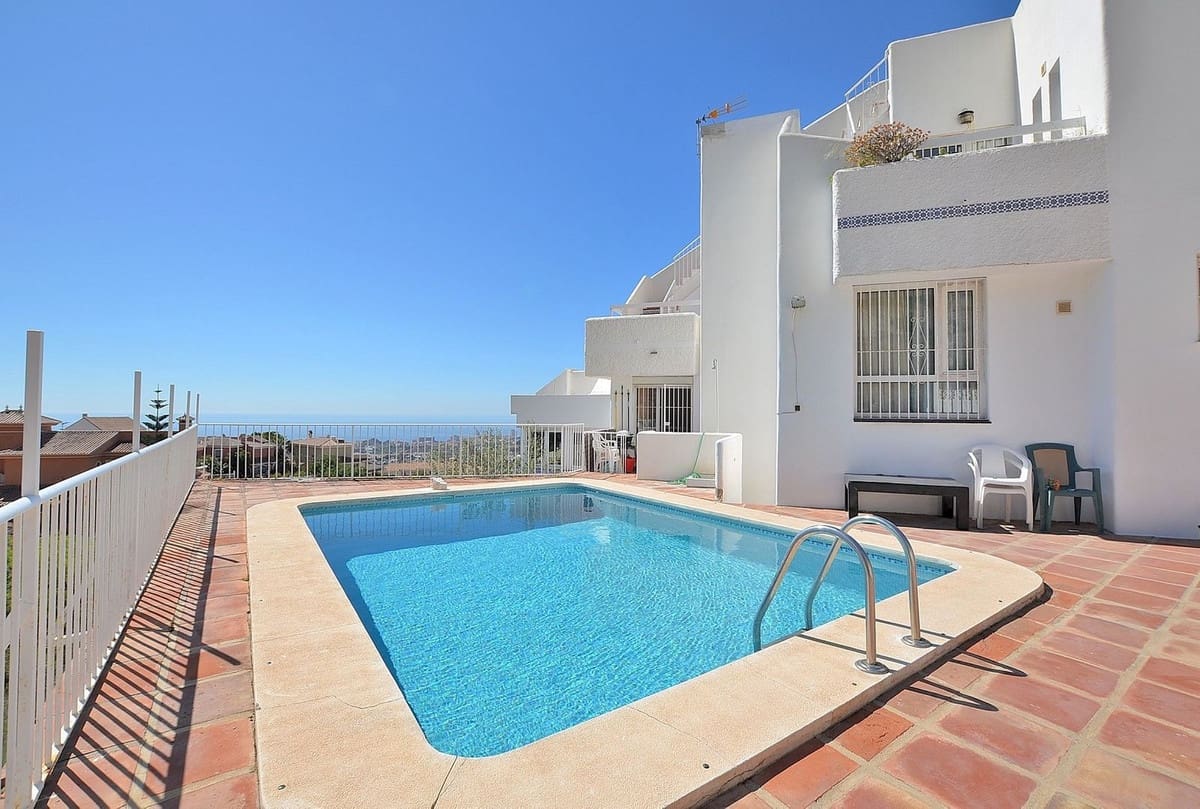 2 sypialnia Dom na sprzedaż w Benalmadena z basenem - 345 000 € (Ref: 9426440)