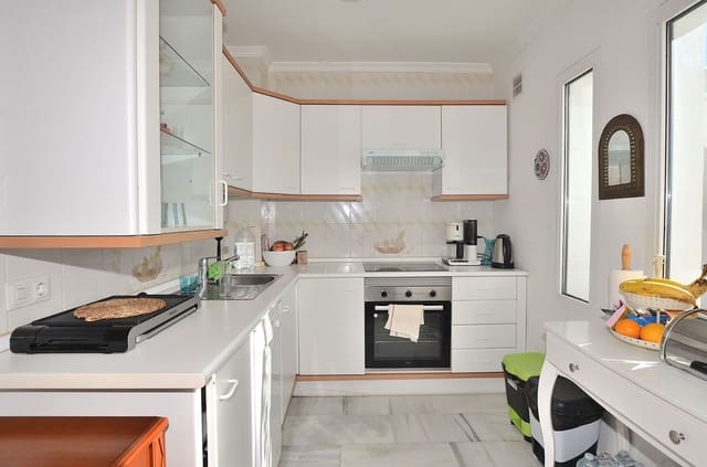 2 soveværelse Byhus til salg i Benalmádena med swimmingpool - € 345.000 (Ref: 9426440)