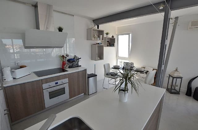 2 slaapkamer Penthouse te koop in Benalmadena Costa, Benalmádena met zwembad garage - € 349.000 (Ref: 9435144)