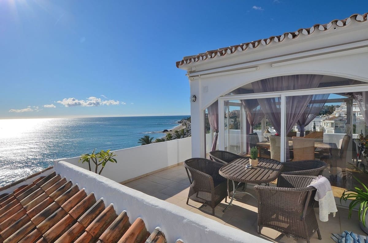 2 bedroom Penthouse for sale in Mijas Costa with pool garage - € 445,000 (Ref: 9438346)