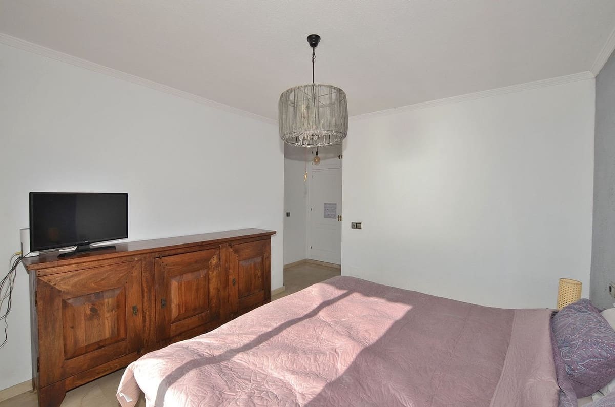 2 bedroom Penthouse for sale in Mijas Costa with pool garage - € 445,000 (Ref: 9438346)