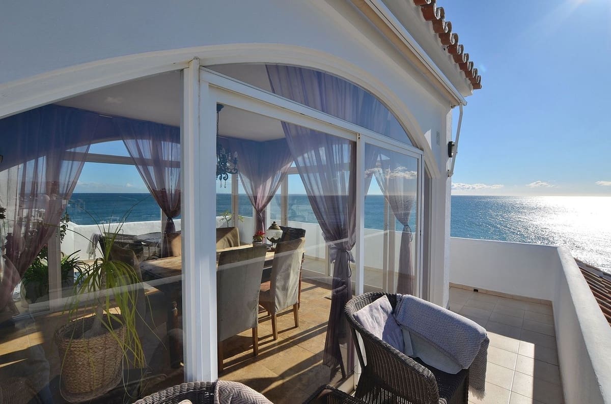 2 bedroom Penthouse for sale in Mijas Costa with pool garage - € 445,000 (Ref: 9438346)