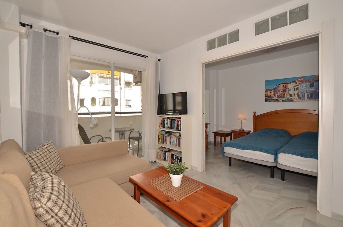 1 bedroom Apartment for sale in Arroyo de la Miel with pool - € 229,000 (Ref: 9438760)