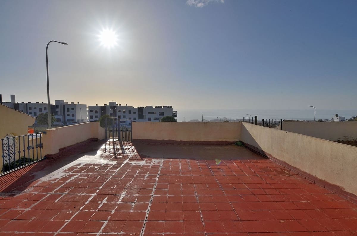 Casa de 2 habitaciones en Benalmádena en venta con piscina garaje - 299.000 € (Ref: 9487245)