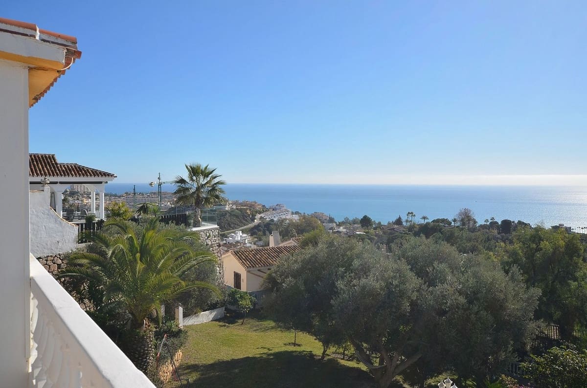 5 bedroom Villa for sale in Torremuelle with pool garage - € 1,340,000 (Ref: 9506327)