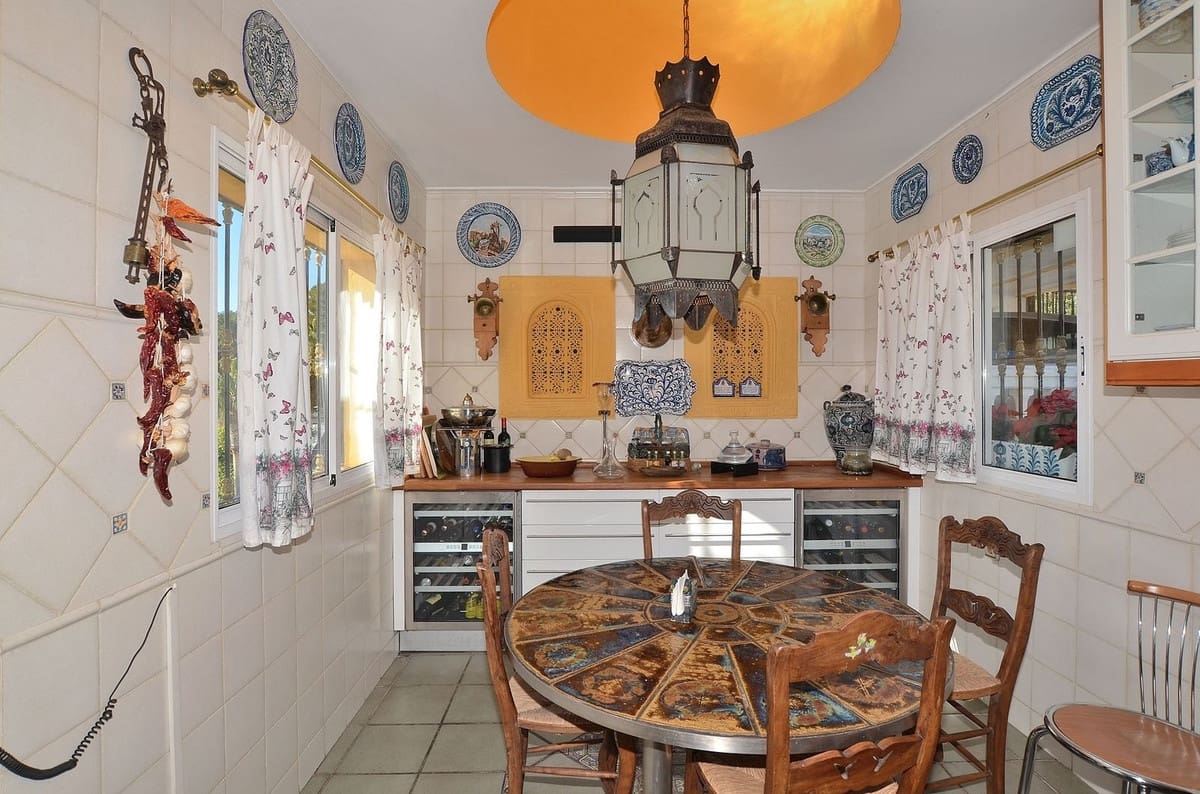 5 bedroom Villa for sale in Torremuelle with pool garage - € 1,340,000 (Ref: 9506327)