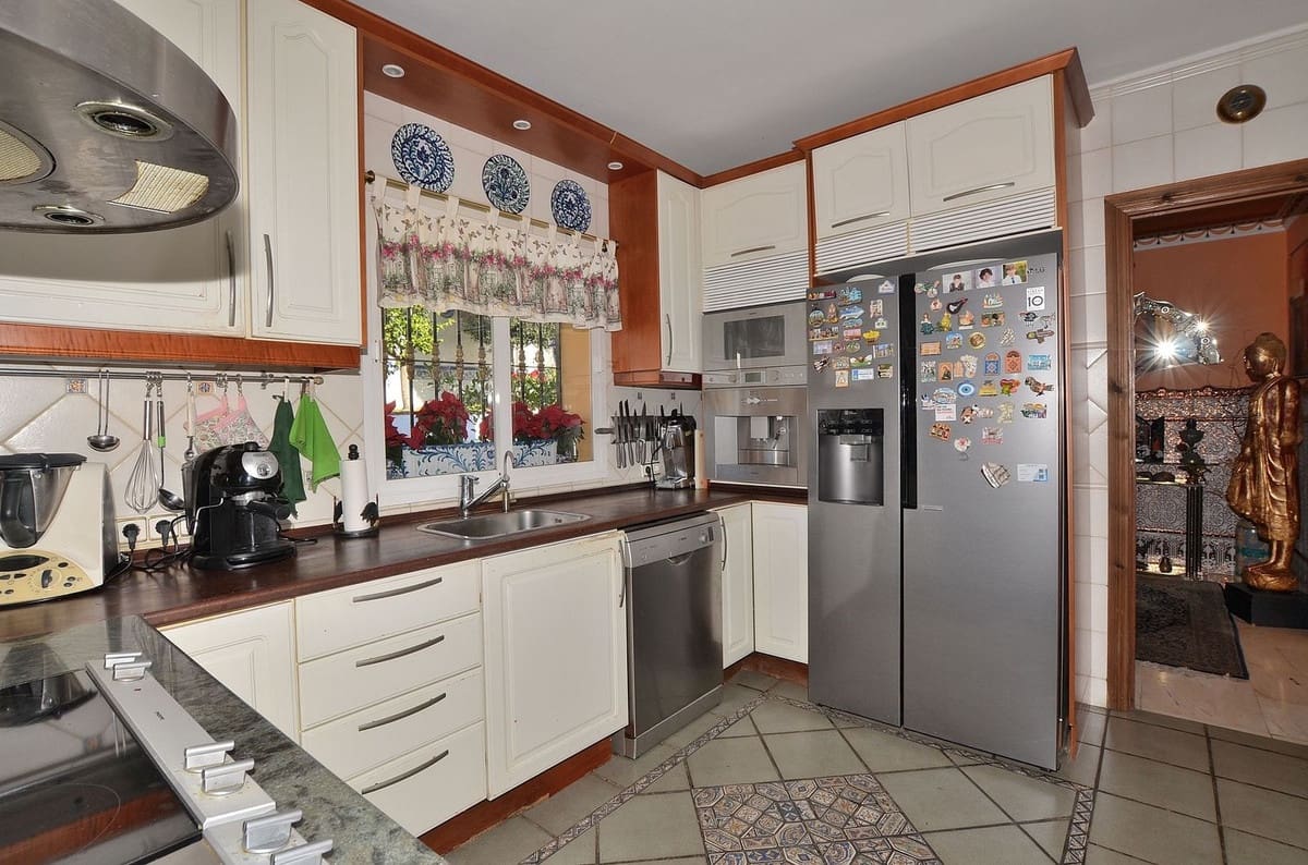 5 bedroom Villa for sale in Torremuelle with pool garage - € 1,340,000 (Ref: 9506327)