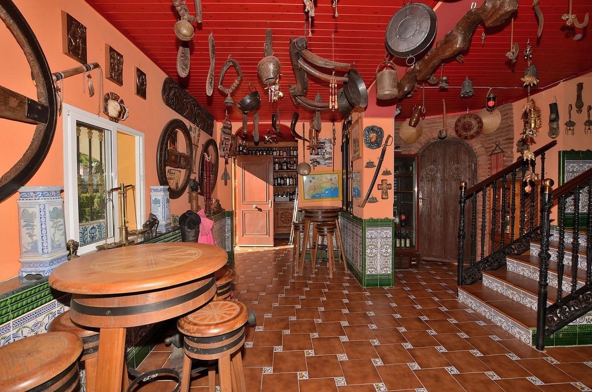 5 bedroom Villa for sale in Torremuelle with pool garage - € 1,340,000 (Ref: 9506327)