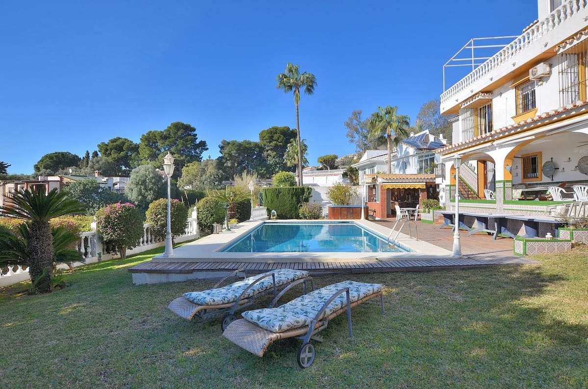 5 bedroom Villa for sale in Torremuelle with pool garage - € 1,340,000 (Ref: 9506327)