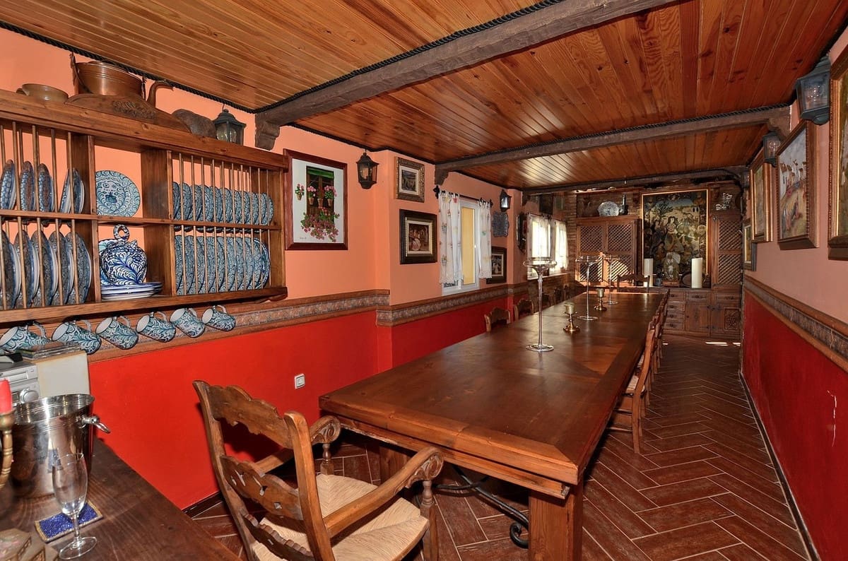 5 bedroom Villa for sale in Torremuelle with pool garage - € 1,340,000 (Ref: 9506327)