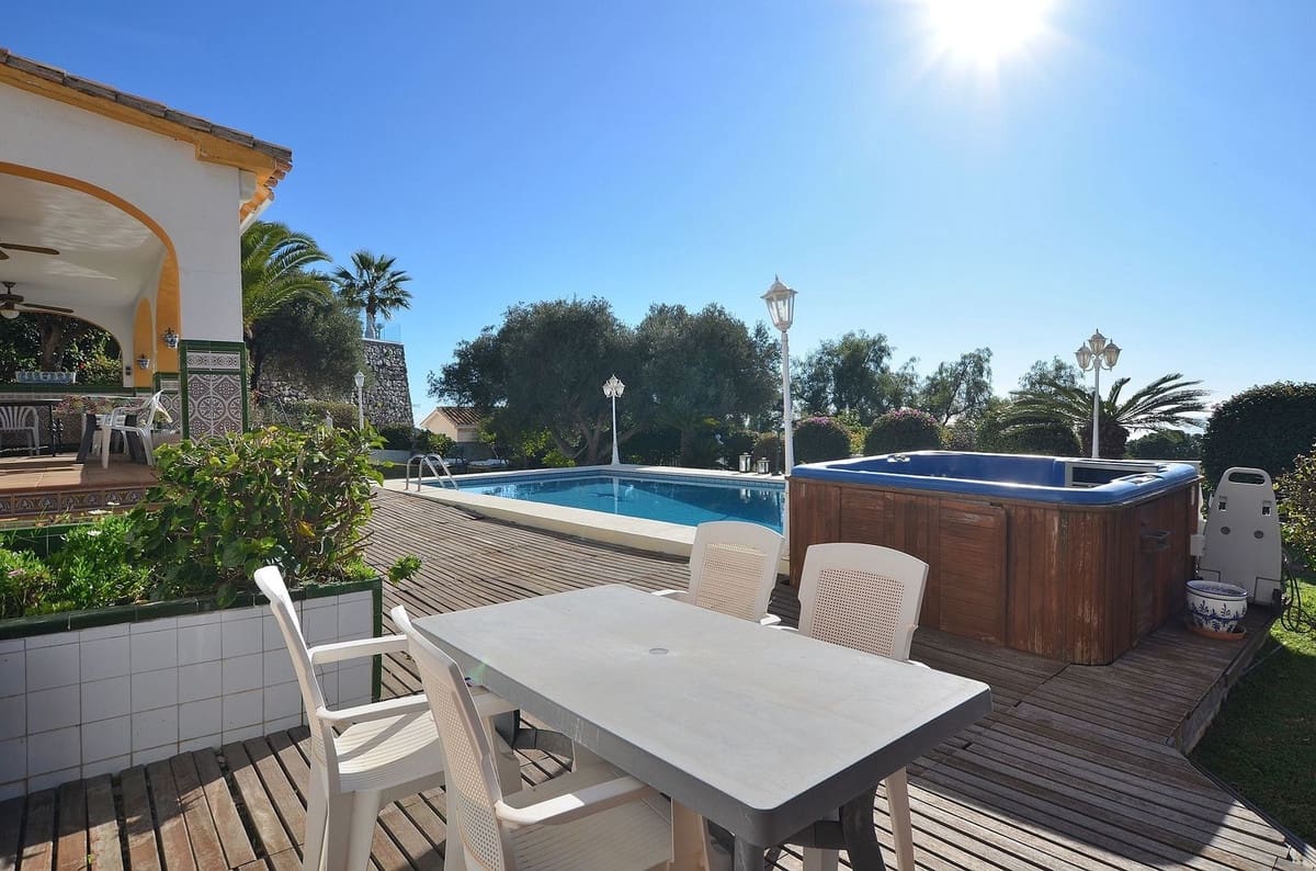 5 bedroom Villa for sale in Torremuelle with pool garage - € 1,340,000 (Ref: 9506327)