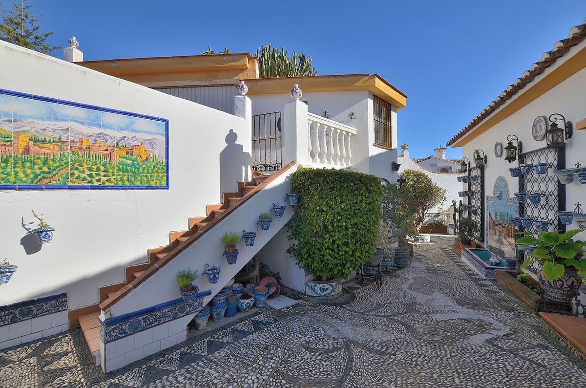 5 bedroom Villa for sale in Torremuelle with pool garage - € 1,340,000 (Ref: 9506327)
