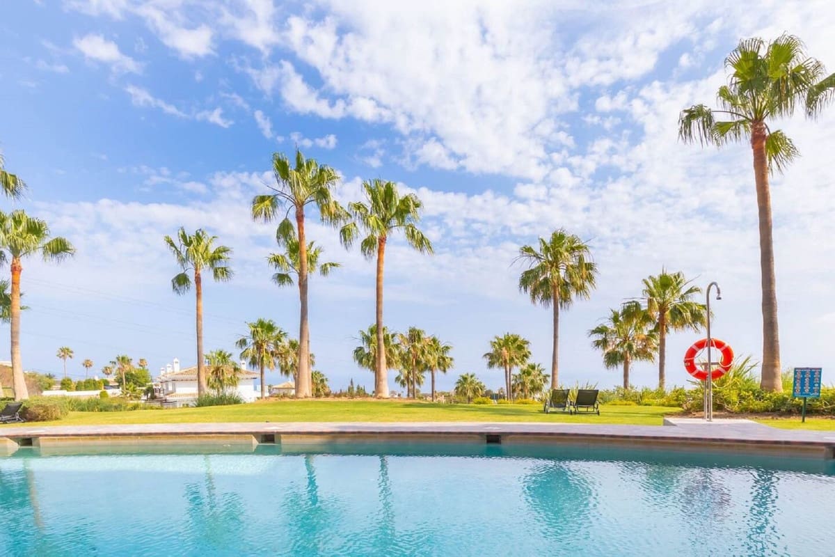 Apartamento de 3 habitaciones en Benalmádena en venta con piscina garaje - 449.000 € (Ref: 9594461)