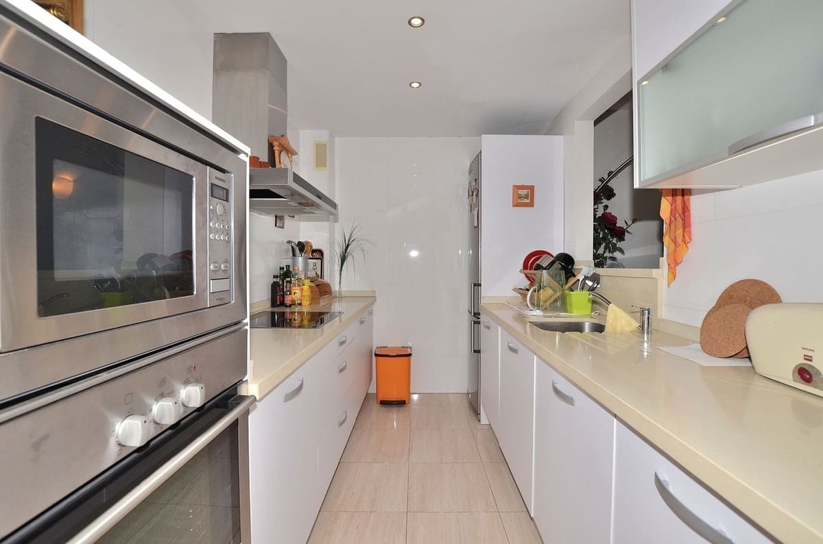 3 bedroom Apartment for sale in Benalmadena with pool garage - € 449,000 (Ref: 9594461)