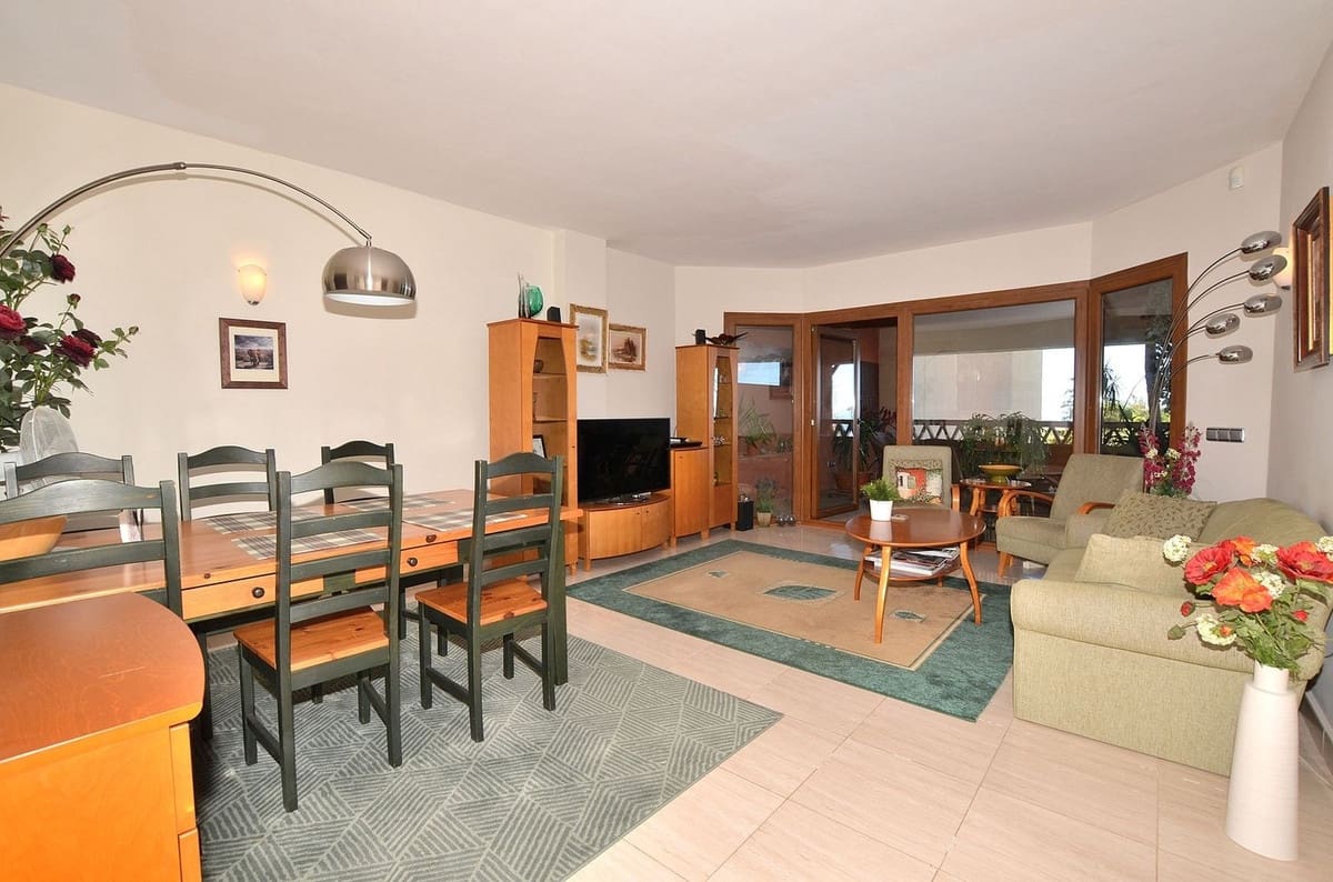 3 bedroom Apartment for sale in Benalmadena with pool garage - € 449,000 (Ref: 9594461)