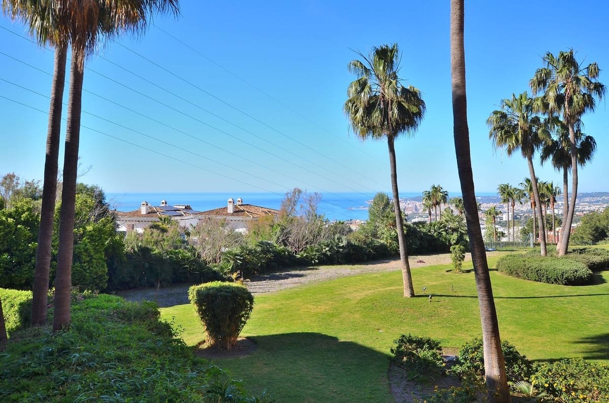 3 bedroom Apartment for sale in Benalmadena with pool garage - € 449,000 (Ref: 9594461)