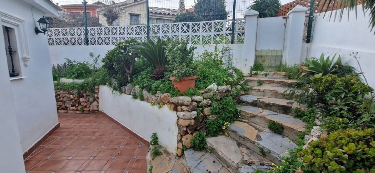 3 bedroom Villa for sale in Fuengirola with pool garage - € 599,990 (Ref: 9597274)