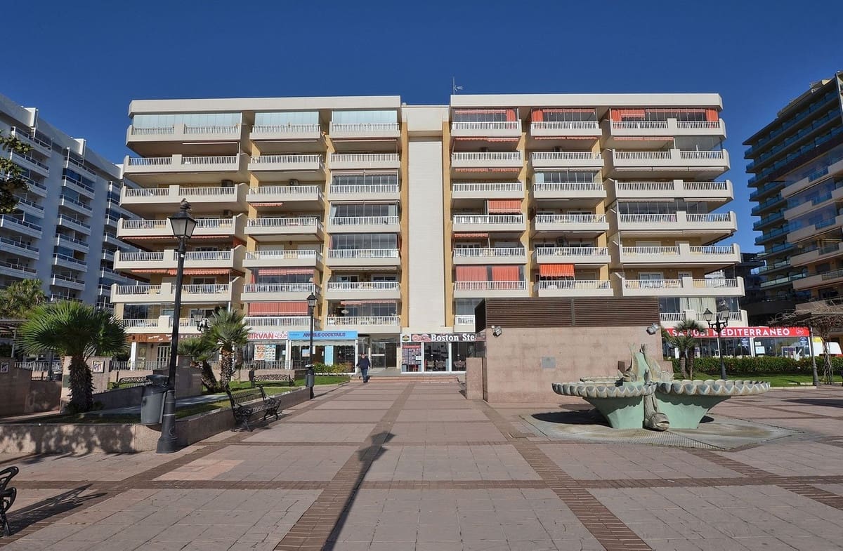 1 bedroom Apartment for sale in Fuengirola - € 305,000 (Ref: 9655587)
