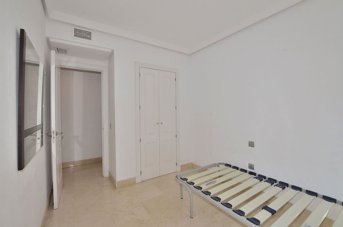 3 soverom Leilighet til salgs i Torrequebrada med svømmebasseng garasje - € 465 000 (Ref: 9685949)