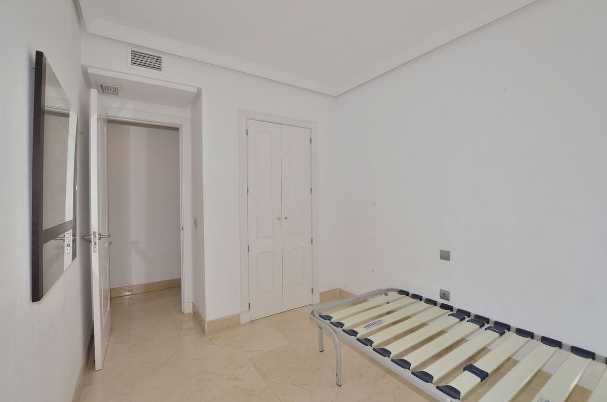 3 bedroom Apartment for sale in Torrequebrada with pool garage - € 465,000 (Ref: 9685949)