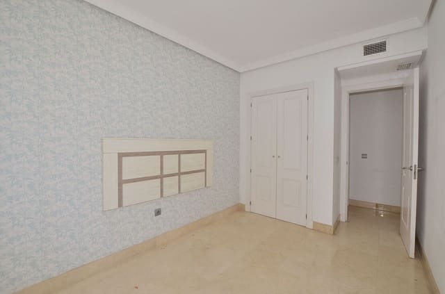 3 quarto Apartamento para venda em Torrequebrada, Benalmádena com piscina garagem - 465 000 € (Ref: 9685949)