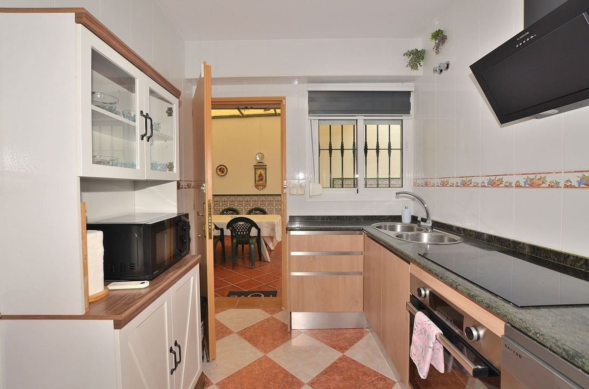 2 bedroom Townhouse for sale in Fuengirola - € 949,000 (Ref: 9721157)