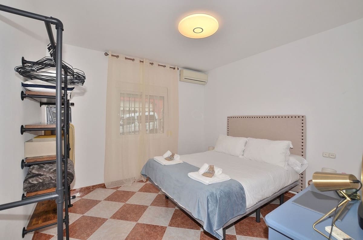 2 bedroom Townhouse for sale in Fuengirola - € 949,000 (Ref: 9721157)