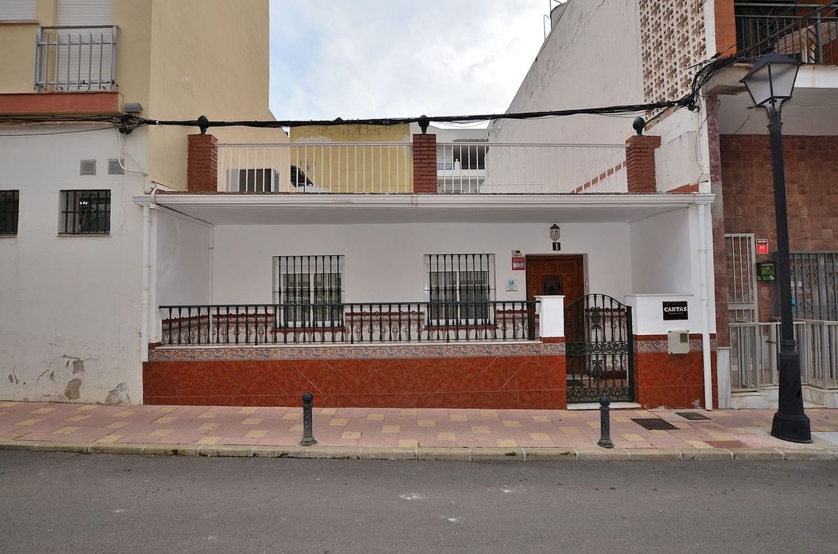 2 bedroom Townhouse for sale in Fuengirola - € 949,000 (Ref: 9721157)