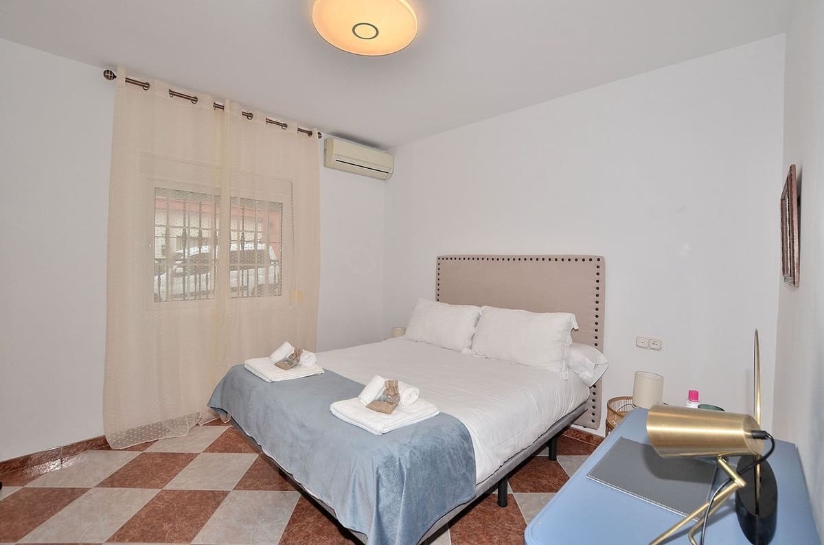 2 bedroom Townhouse for sale in Fuengirola - € 949,000 (Ref: 9721157)