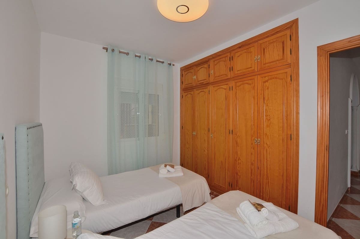 2 bedroom Townhouse for sale in Fuengirola - € 949,000 (Ref: 9721157)