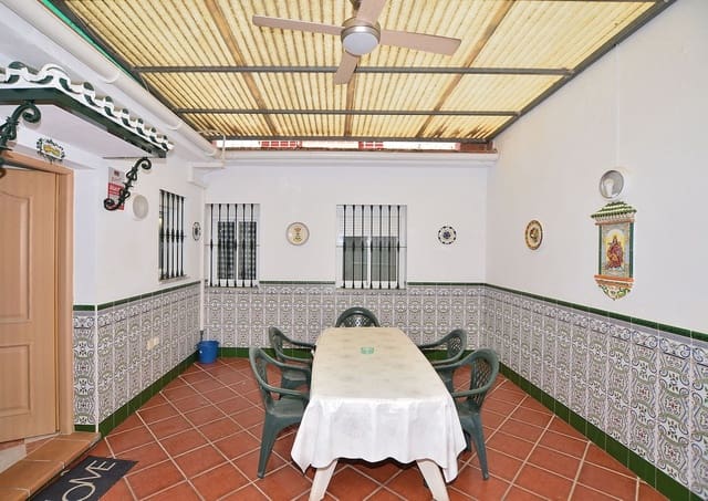 2 soverom Hus til salgs i Fuengirola - € 949 000 (Ref: 9721157)