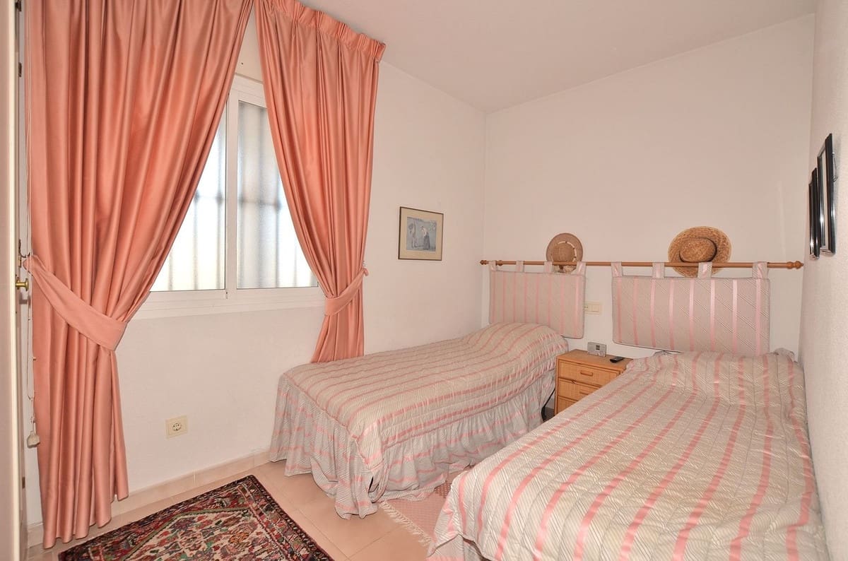 2 quarto Penthouse para venda em Fuengirola com piscina - 325 000 € (Ref: 9747289)