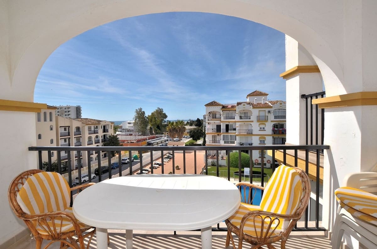 2 quarto Penthouse para venda em Fuengirola com piscina - 325 000 € (Ref: 9747289)