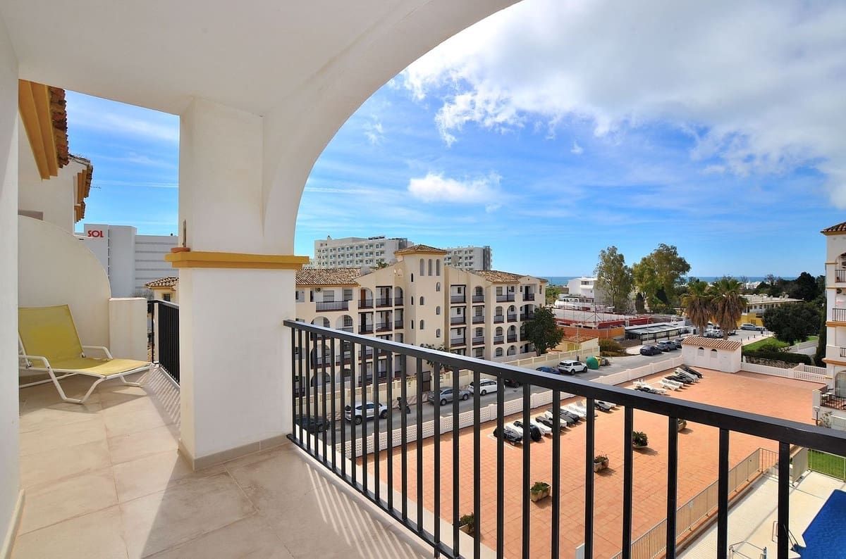 2 quarto Penthouse para venda em Fuengirola com piscina - 325 000 € (Ref: 9747289)