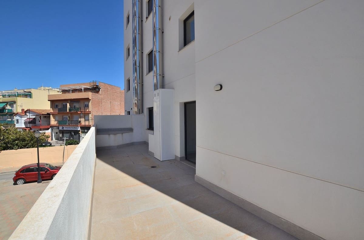 2 slaapkamer Appartement te koop in Fuengirola met garage - € 495.000 (Ref: 9778919)