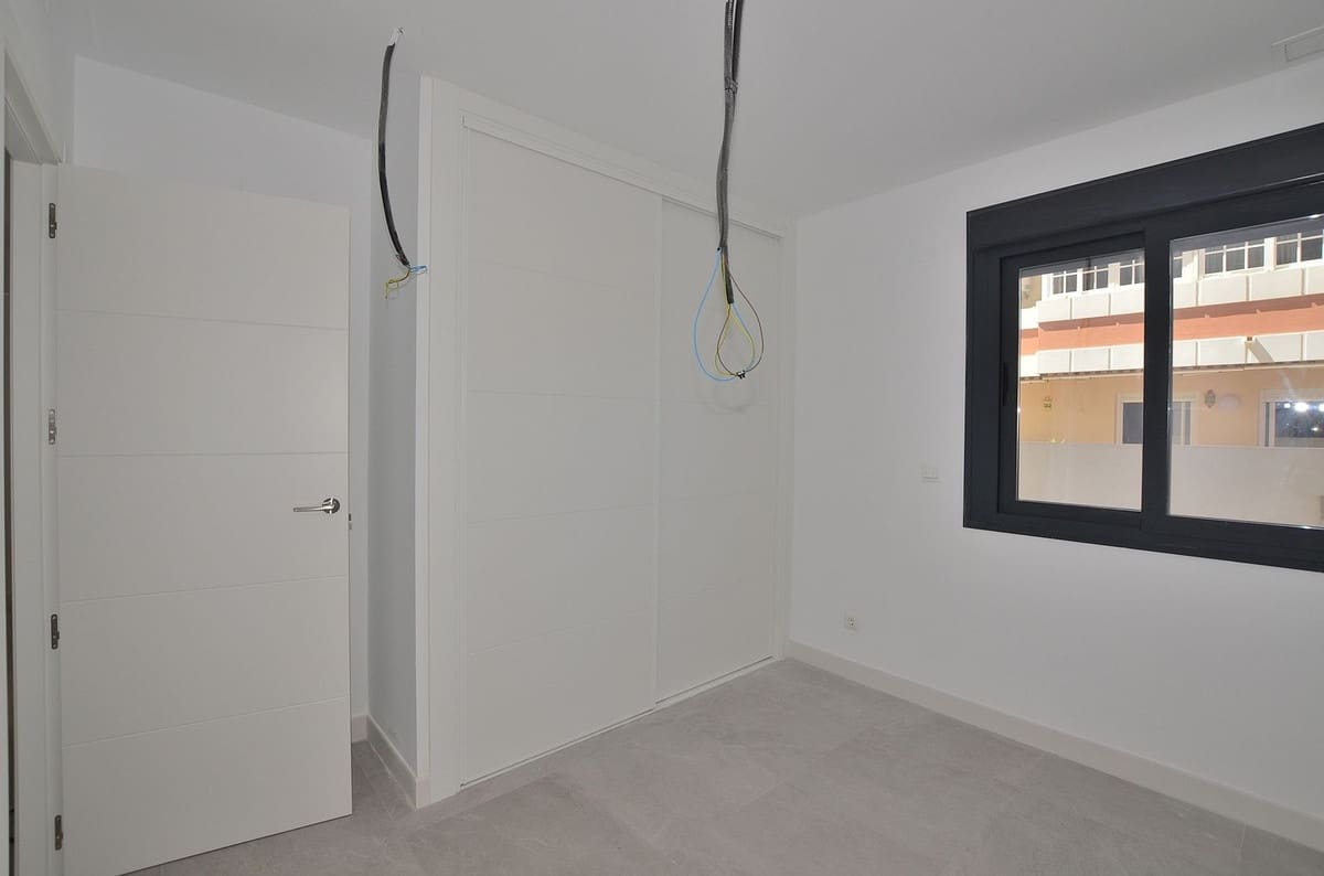 2 slaapkamer Appartement te koop in Fuengirola met garage - € 495.000 (Ref: 9778919)