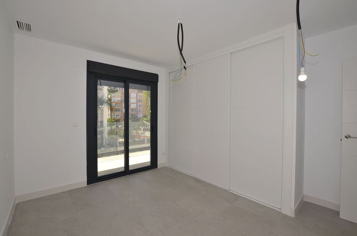 Apartamento de 2 habitaciones en Fuengirola en venta con garaje - 495.000 € (Ref: 9778919)